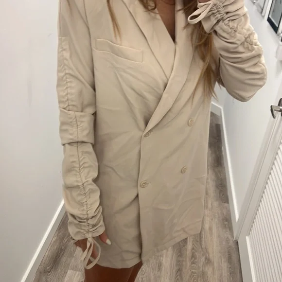 New with tags pretty little thing blazer dress - Picture 2 of 5